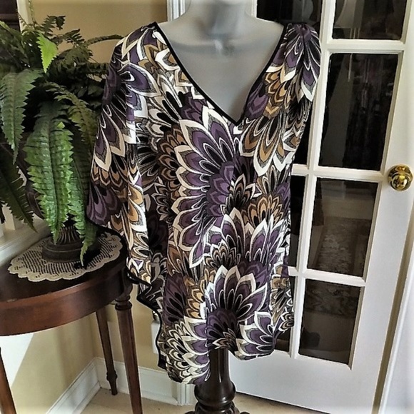 Bisou Bisou Tops - UNIQUE Statement Blouse by Bisou Bisou Like New L